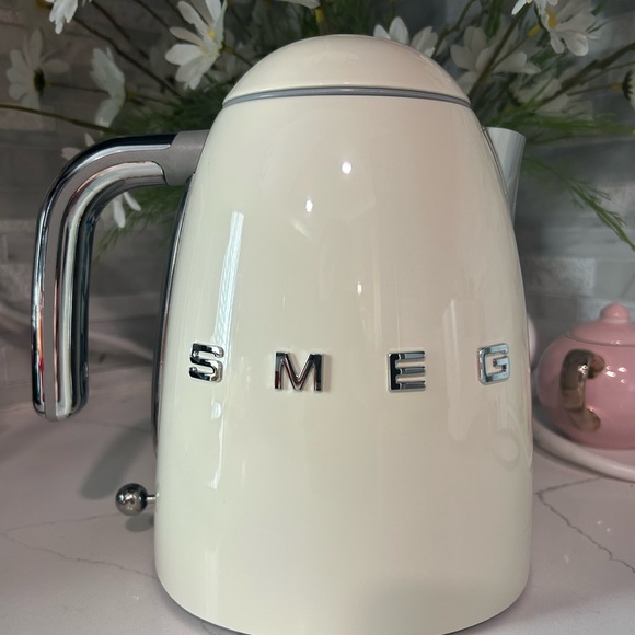 Smeg electric kettle - Picture 1 of 2